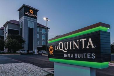 Отель La Quinta by Wyndham San Antonio Northwest