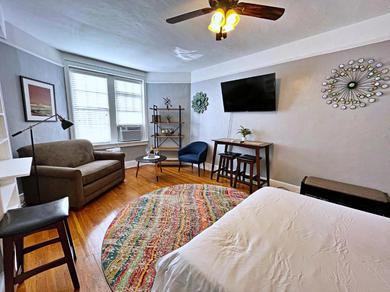 Apartments Charming studio apartment In the heart of the Beautiful Historic Fisher Park neighborhood! Free High-Speed Internet!