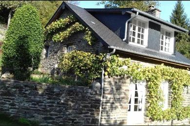 Holiday home Cottage perché dans les montagnes du Mont-Saint-Michel