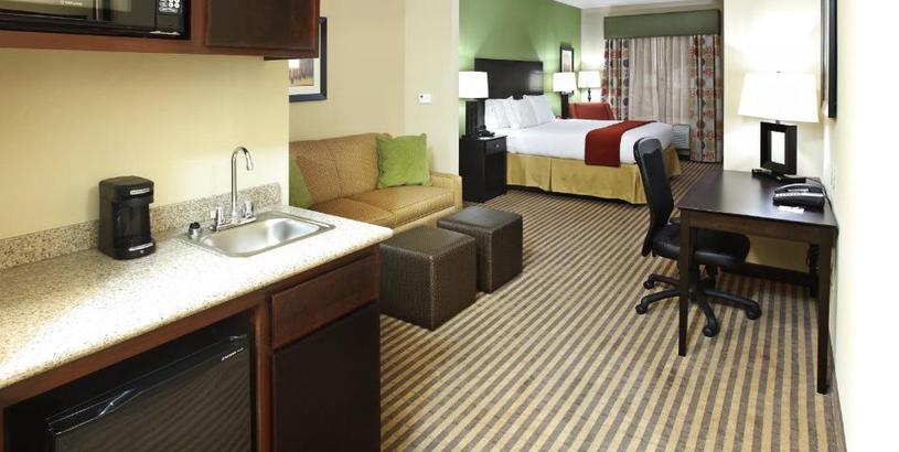 Отель Holiday Inn Express & Suites Maumelle, an IHG Hotel