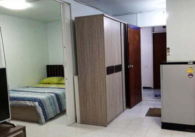Apartments ห้องใหญ่-ห้องพักรายวัน เมืองทองธานี เรือนศรีตรัง