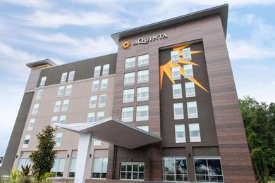 Отель La Quinta Inn & Suites by Wyndham Lake City