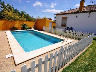 Chalet Chalets con piscina y jardín privados solo para familias y parejas