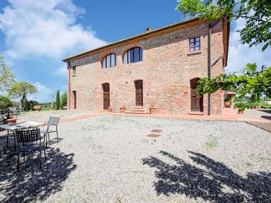 Holiday home Typical Tuscan farmhouse with swimming pool and A C