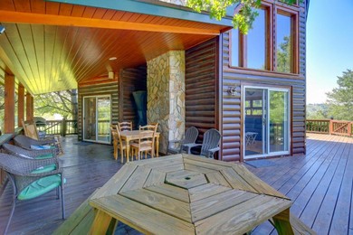 Piney Creek Cabin with Deck, Grill and Mountain Views!