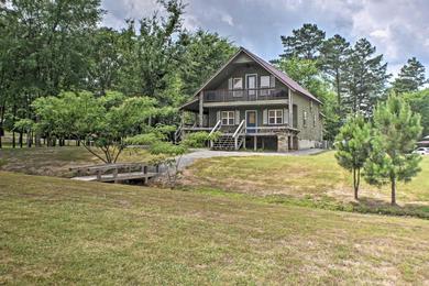 Holiday home Guntersville Cabin with Fire Pit, Walk to Lake!