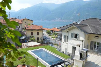 Апартаменты White suite - Jacuzzi, Swimming pool & Lake view