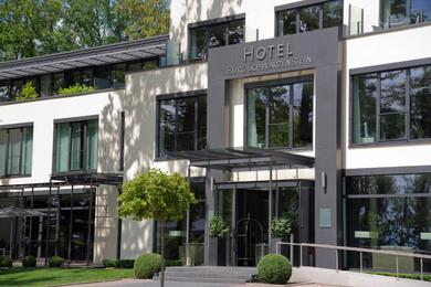 Отель Relais & Châteaux Hotel Burg Schwarzenstein