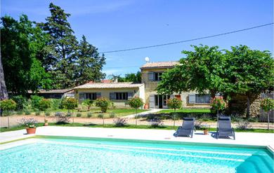 Stunning home in S,Quentin-La-Poterie with 4 Bedrooms, WiFi and Outdoor swimming pool