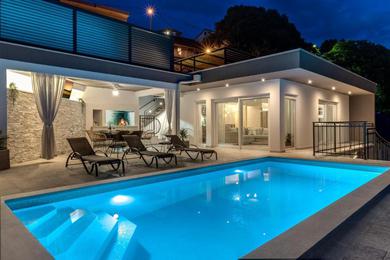 New Villa Stella with 32 sqm private heated pool Jacuzzi Sauna Media room 3 bedrooms