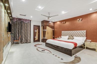 Hotel OYO 14231 Santosh Residency