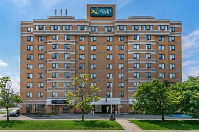 Hotel Quality Inn and Suites Montreal East