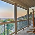 Holiday home Rainbow Heights Retreat with Mtn Views, Near Winery!