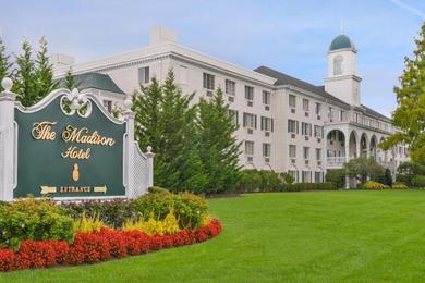 Отель The Madison Hotel
