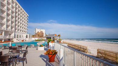Курорт Holiday Inn Express & Suites Panama City Beach - Beachfront, an IHG Hotel