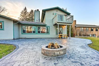  Lakefront Hartland Cottage with Patio and Fire Pits!
