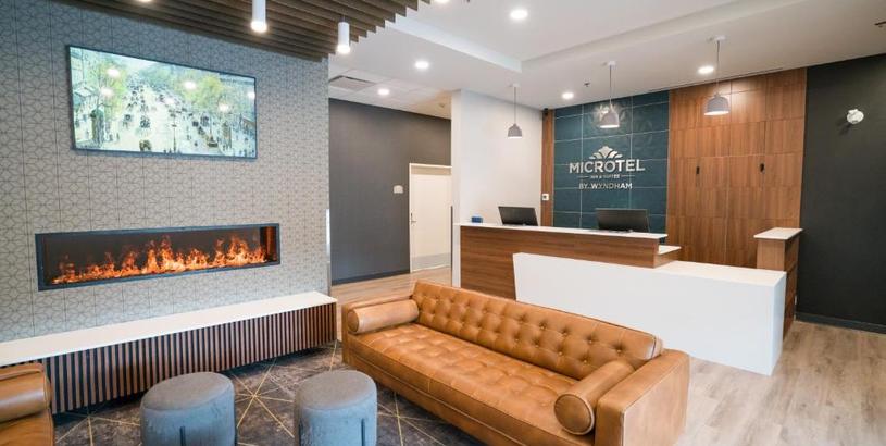 Отель Microtel Inn & Suites by Wyndham Kelowna