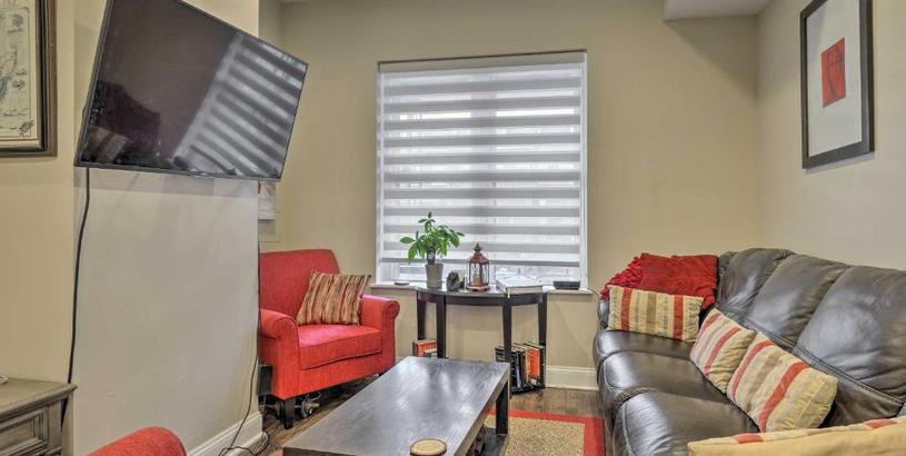 Holiday home Pet-Friendly DC Townhome Walk to NoMa Metro!