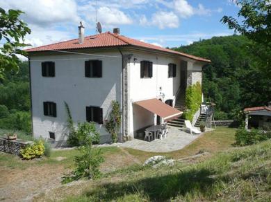 Апартаменты Casa Pastano stunning farmhouse in Italian hills