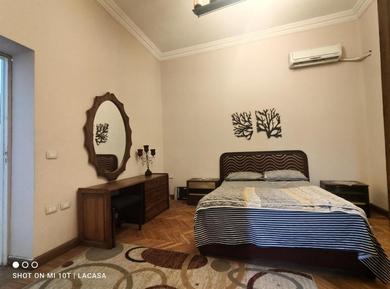 Apartments Elegant studio with private entrance with full services