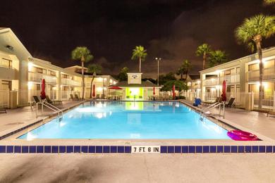 Entire Beautiful Studio Unit in Hotel near Orlando, Florida, Minutes From Disney