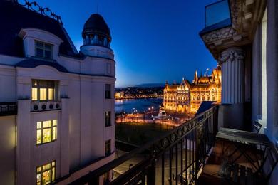 Апартаменты 2 Luxury Suites Parliament breathless view with balcony- Free Parking