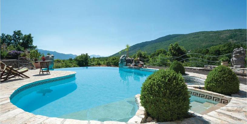 Holiday home Beautiful Home In Grabovac With 7 Bedrooms, Sauna And Outdoor Swimming Pool