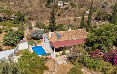  Nice home in Rincn de la Victoria with 3 Bedrooms, WiFi and Outdoor swimming pool