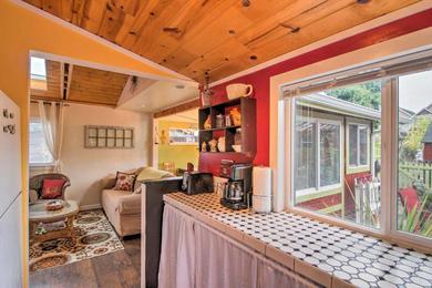 Bright Snohomish Studio Steps to Centennial Trail!