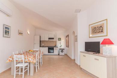 Apartments La Dimora Di Montelittu With AC - Happy Rentals