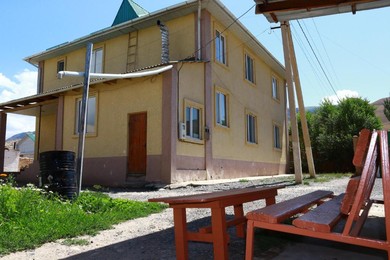 Отель Almaz Guesthouse Naryn