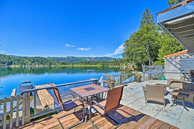 Holiday home Dreamy Lakefront Home with Grill and Shared Dock!