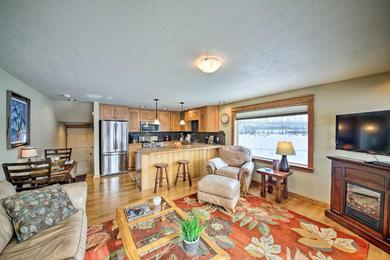 Апартаменты Condo with Porch and Mountain View on Lake Pend Oreille