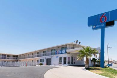 Hotel Motel 6-Barstow, CA - Route 66
