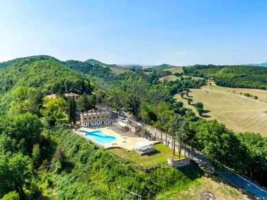 Вилла Majestic villa in Fermignano with private pool