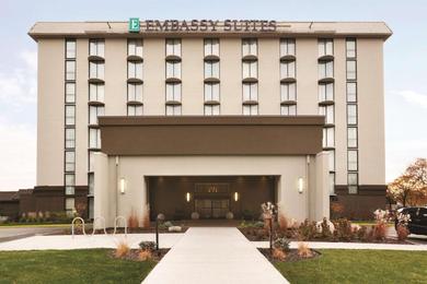 Отель Embassy Suites by Hilton Bloomington/Minneapolis