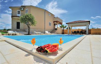 Holiday home Holiday home Pridraga with Outdoor Swimming Pool 183
