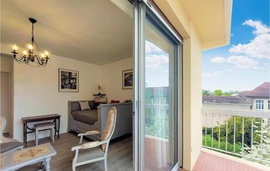 Апартаменты Amazing Apartment In Cosne-cours-sur-loire With Wifi