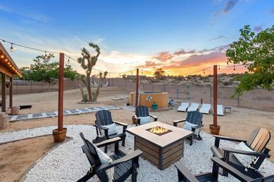 Alana House by Hi Desert Dwellings with Pool Hot Tub BBQ Fire Pit and Walk to Hikes