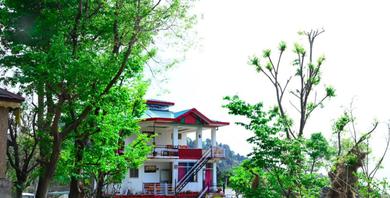 Guest house Navyug Sovereign Cottages Dharmshala