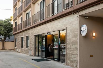 Отель GreenTree Inn & Suites Los Angeles - Alhambra - Pasadena
