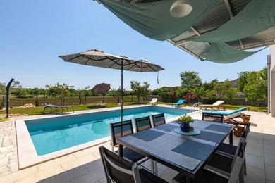 Villa Holiday house with pool near Rovinj