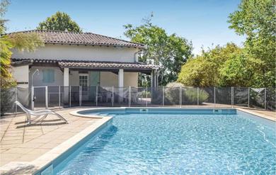Holiday home Stunning Home In Durfort Lacapelette With Internet, Private Swimming Pool And Outdoor Swimming Pool