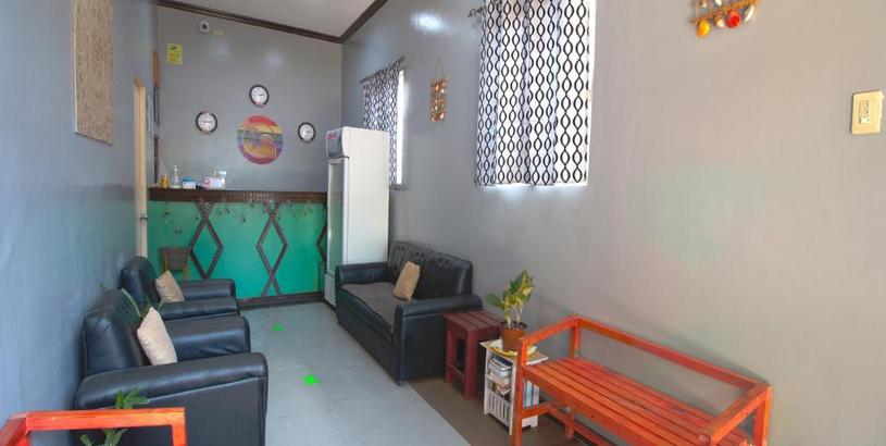 Hotel OYO 761 Caza Southville Apartelle