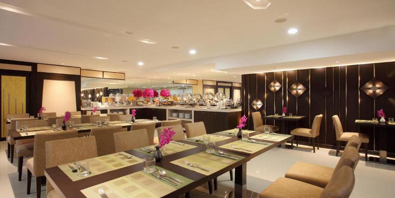 Отель Chiva Bangkok Hotel - SHA Plus
