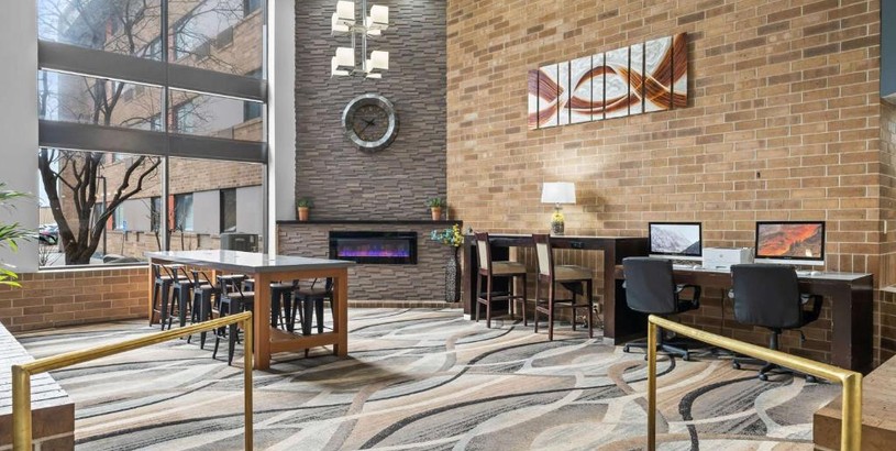 Отель Quality Inn & Suites Mall of America - MSP Airport