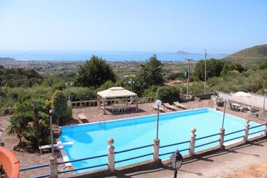 Villa Bice with sea viewpool