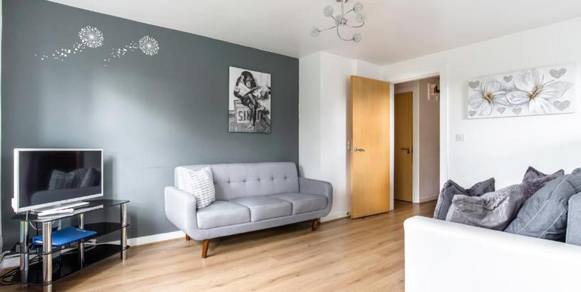 Apartments King Bed Suite, Free Parking, Superfast Wifi!
