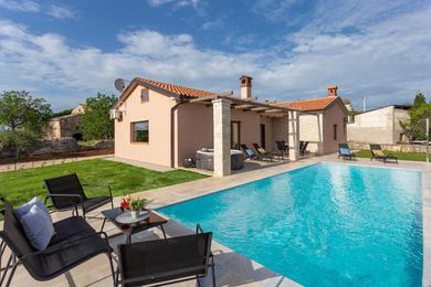 Villa Villa Draga with private pool and Jacuzzi