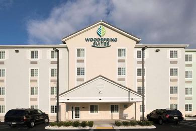 Отель WoodSpring Suites Miami Southwest